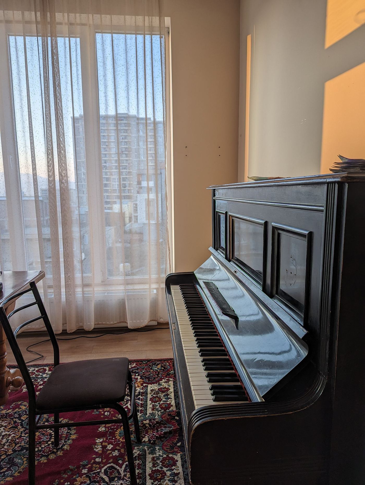 Hands playing piano